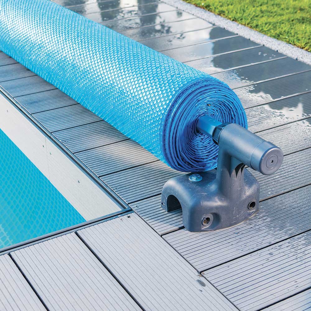 Toldo para piletas enrollado